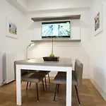 Pensión Gallery House