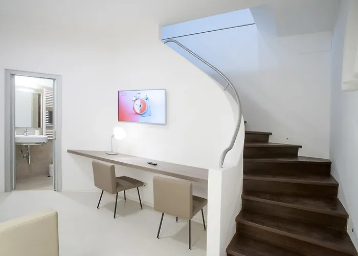 Gallery House Affittacamere 4*